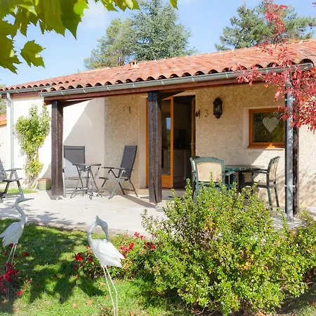 Feriested Village De Montmarsis *