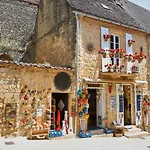 Village De Montmarsis 屈埃尔西地区古尔东