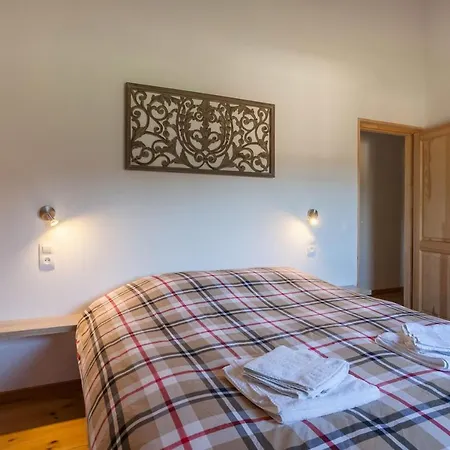 Village De Montmarsis Üdülőközpont *