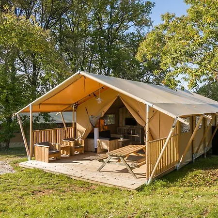 Village De Montmarsis Üdülőközpont *