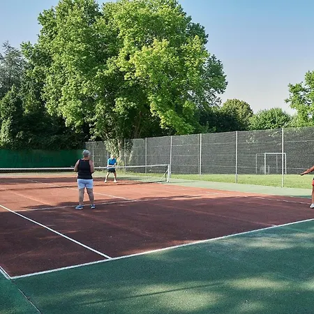 Üdülőközpont Village De Montmarsis Gourdon-en-quercy
