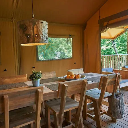 Village De Montmarsis * Gourdon-en-quercy