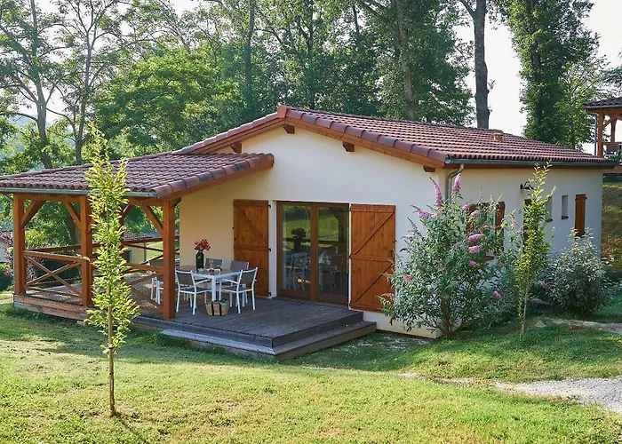 Village De Montmarsis * グールドン・アン・ケルシー